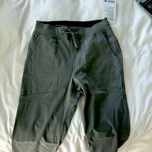 Men’s lululemon ABC jogger (skinny) SMALL